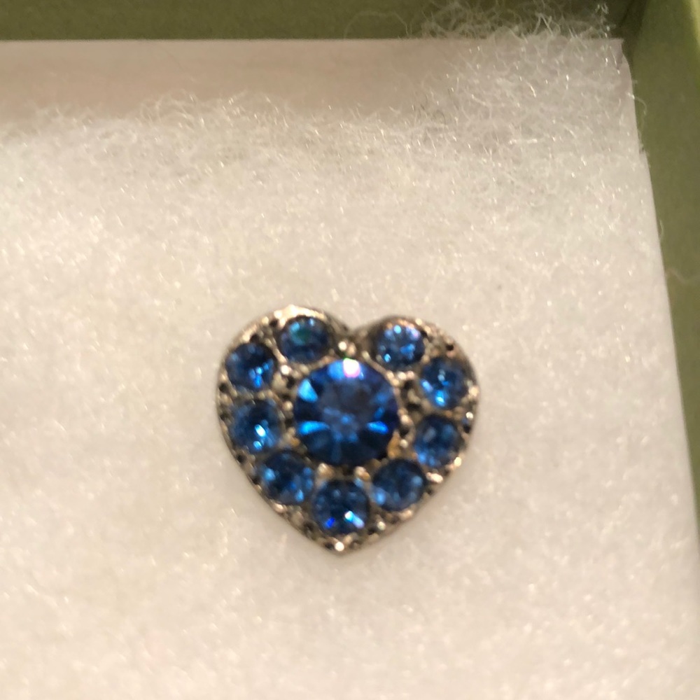 Blue Rhinestone Vintage Heart Earrings - Picture 3 of 4
